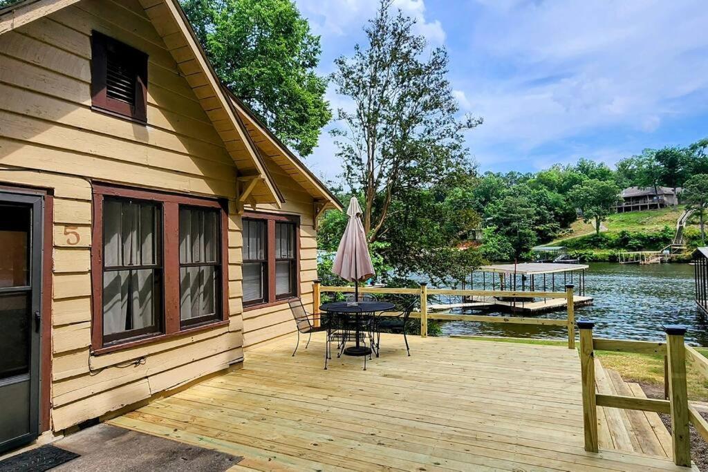 #05 - Lakefront Two Bedroom Cottage- Pet Friendly Hot Springs Exterior photo